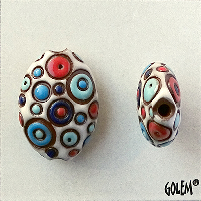 Cool Bubbles, White, Blue & Red, almond bead sizeM