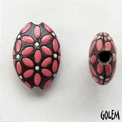 Leaves & Dots, Pink & White, almond bead size M