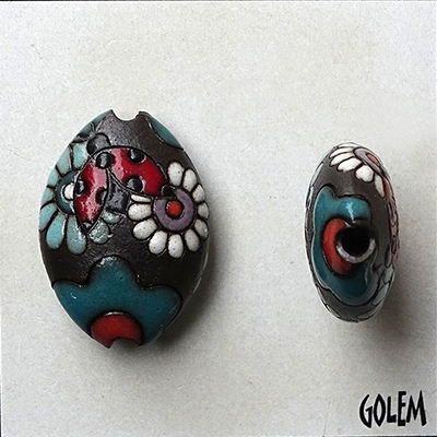 Daisies & ladybugs, dark almond bead size M