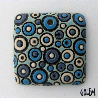 large square, light/dark blue bubbles