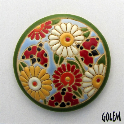 round cabochon, daisies and ladybugs