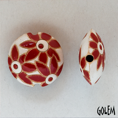Red flowers flowers on white, lentil Size M