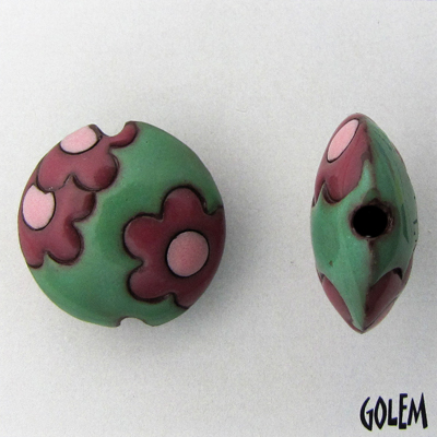 Purple flowers, green background, lentil size M