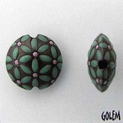 Jade leaves on dark lentil