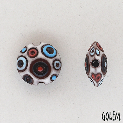 Cool Bubbles, white/blue/red, lentil bead size M