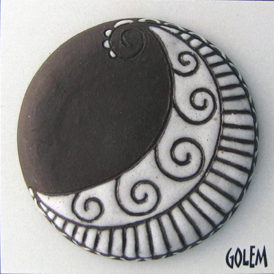 Paisley Crescent, large round, dark