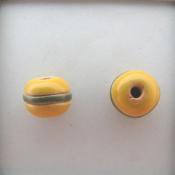 green line on yellow -4