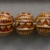 Triangles & Notches, Caramel