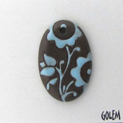 Light blue on dark, small oval