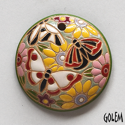 Round, 3 butterflies
