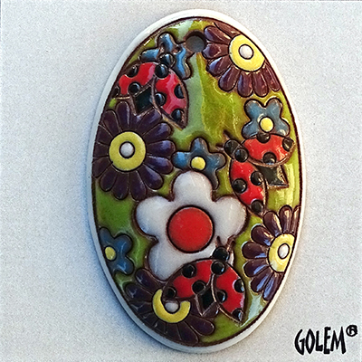 Long oval, daisies & ladybugs on light green