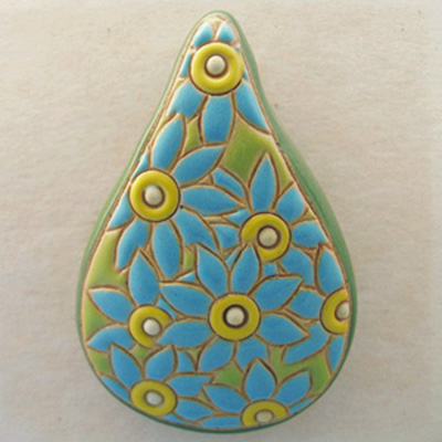 Turquoise daisies