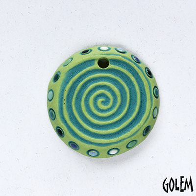 round pendant with swirl, light green