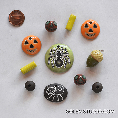 Halloween set of pendant & beads