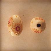 Daisies, large oval bead