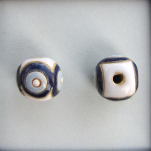 "Eye" - blue & white