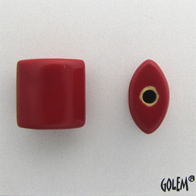 Solid color pillow beads, Really Red, size M