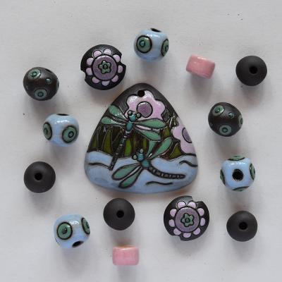 Pendant & matching beads