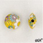 Flowers in white & yellow, lentil bead size S