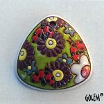 Oval triangle, daisies & ladybugs on light green