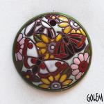 Round, 3 butterflies