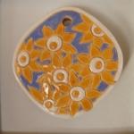 Diamond shape, yellow flowers