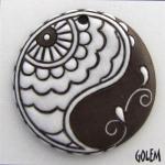 Paisley, large round, white on dark