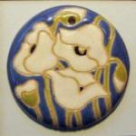 Round/white on blue