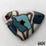 Large triangle, terracotta, blue on white