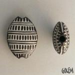Old basket, white on dark almond bead size M