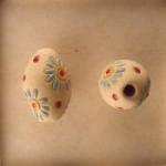 Daisies, large oval bead